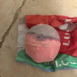Lush Sex Bomb Bath Bomb